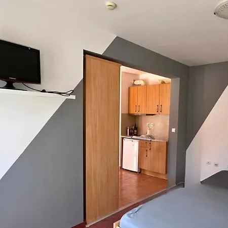 Krasnem A Klidnem Prostredi V Soukromem Apartmanu * Ахелой