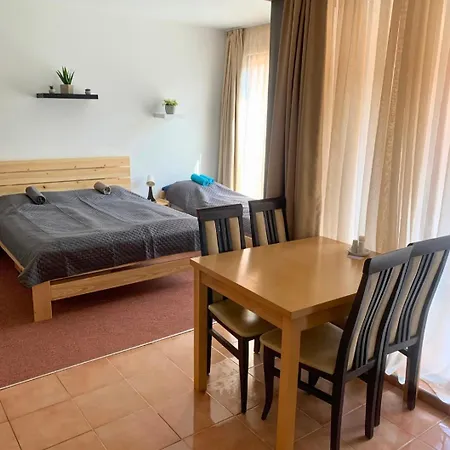 Krasnem A Klidnem Prostredi V Soukromem Apartmanu * Ахелой