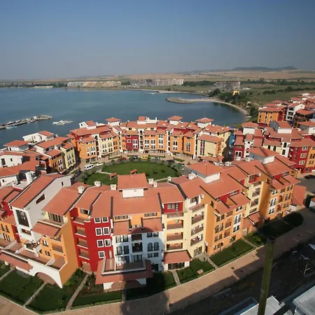 Apartamento Krásném A Klidném Prostředí V Soukromém Apartmánu Aheloy