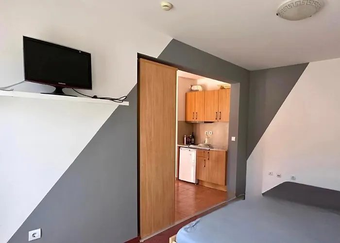 Krasnem A Klidnem Prostredi V Soukromem Apartmanu * Ахелой